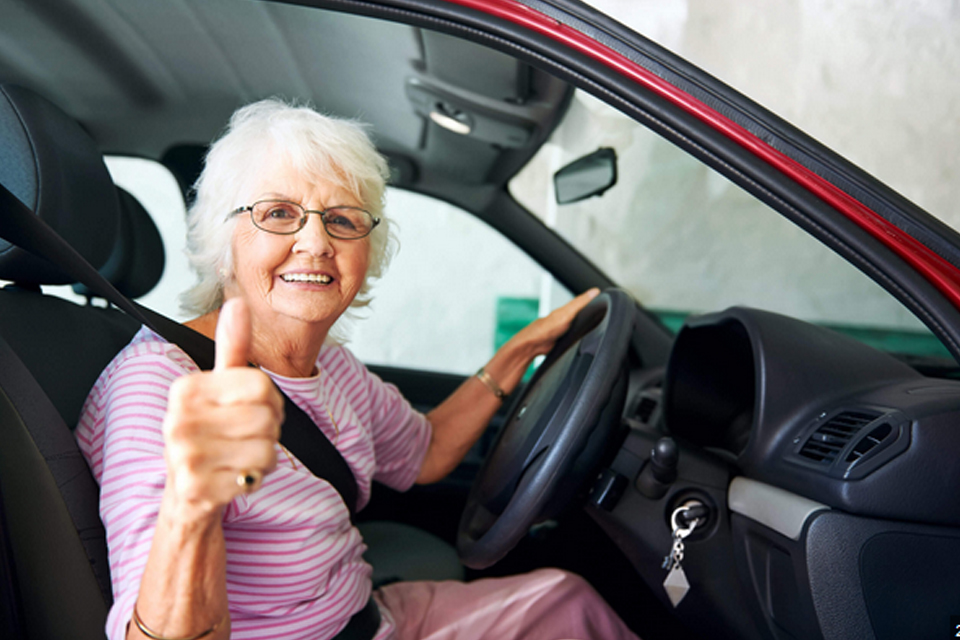 رانندگی در سالمندی: حفظ استقلال با رعایت ایمنی جامعه